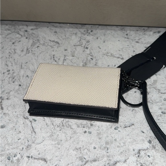 Armani Exchange Small Wristlet Wallet Key White Genuine Leather AUTHENTIC NEW - Picture 4 of 7